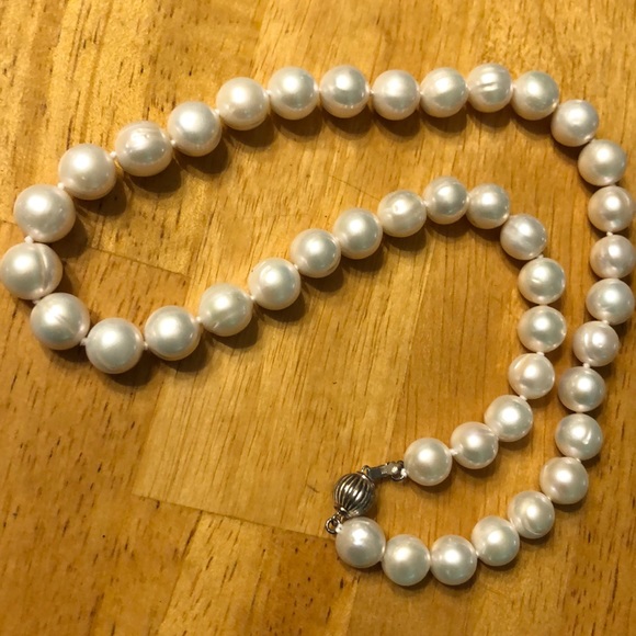 White type pearl necklace (#271) - Picture 2 of 2